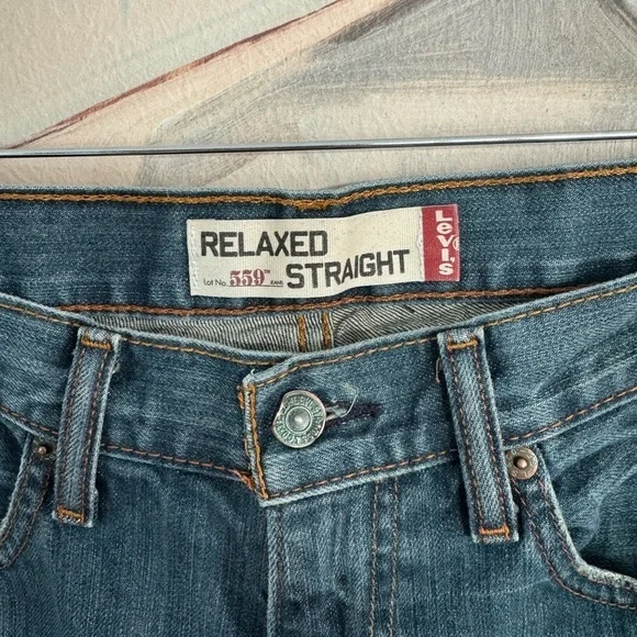 LEVIS Relaxed Straight Fit Medium Wash Jeans Size 32x32* - Picture 3 of 8